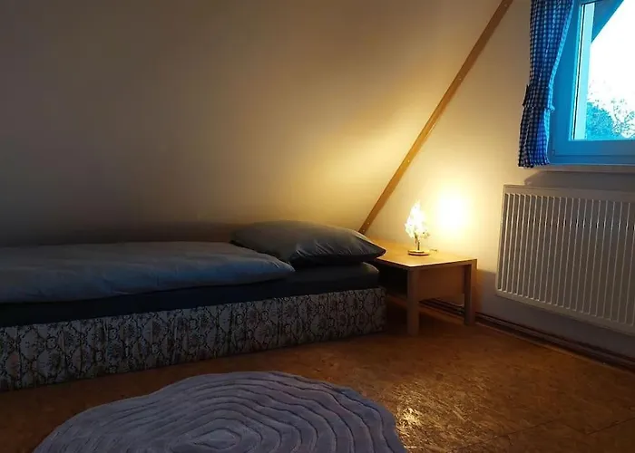 Klasicky Dum, 5 Loznic , 5 Bedrooms, Praha