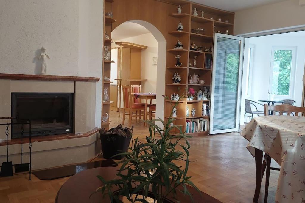 Klasicky Dum, 5 Loznic , 5 Bedrooms, Сasa de vacaciones *