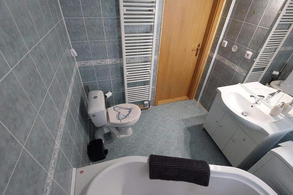 Klasicky Dum, 5 Loznic , 5 Bedrooms, Сasa de vacaciones *