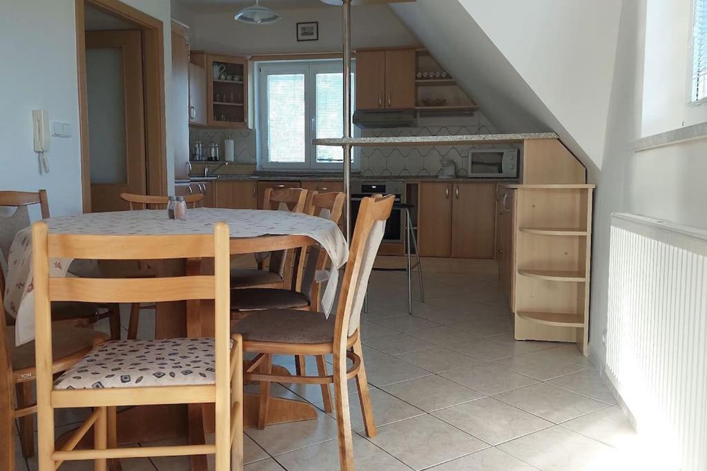 Klasicky Dum, 5 Loznic , 5 Bedrooms, Сasa de vacaciones *